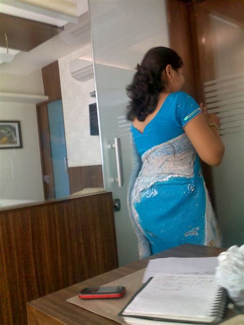 Aunties Big Gaand In Saree