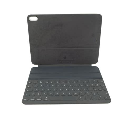 apple smart keyboard folio    ipad pro st gen model  black
