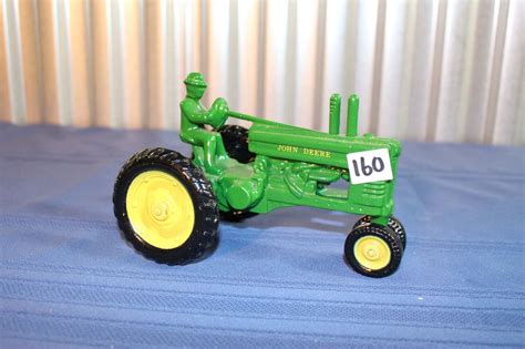 john deere metal toy tractor model
