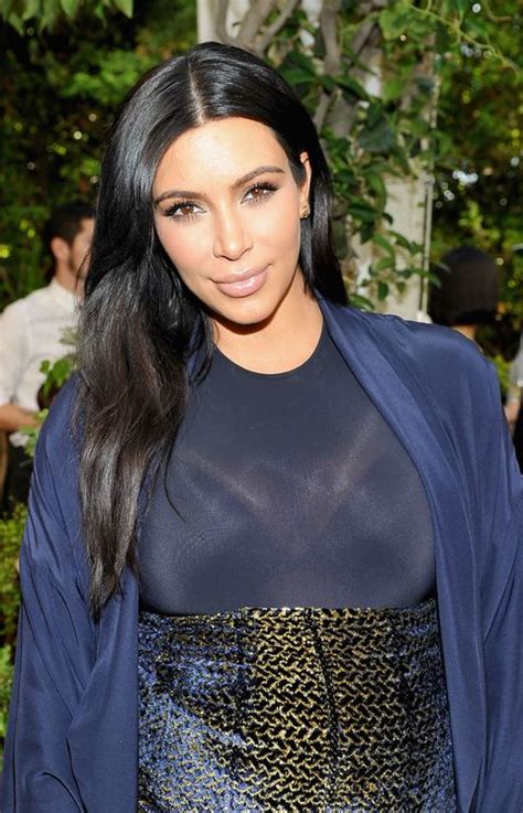 How To Get Kim Kardashian S Messy Waves Kim Kardashian S Wavy Hairstyle
