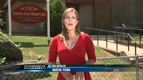 nayeli chavez geller 2011 08 04 primer impacto hd red dress cleavage youtube