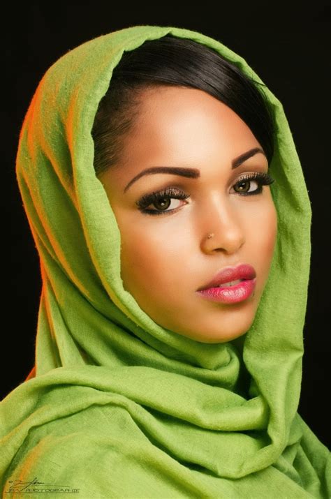 30 Foto Wanita Cantik Dengan Hijab Jilbab
