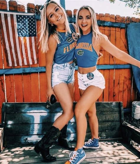 𝚙 𝚒 𝚗 𝚝 𝚎 𝚛 𝚎 𝚜 𝚝 𝚊𝚗𝚒𝚜𝚊𝚖𝚔𝚠𝚊𝚗𝚊𝚣𝚒 In 2020 Tailgate Outfit College