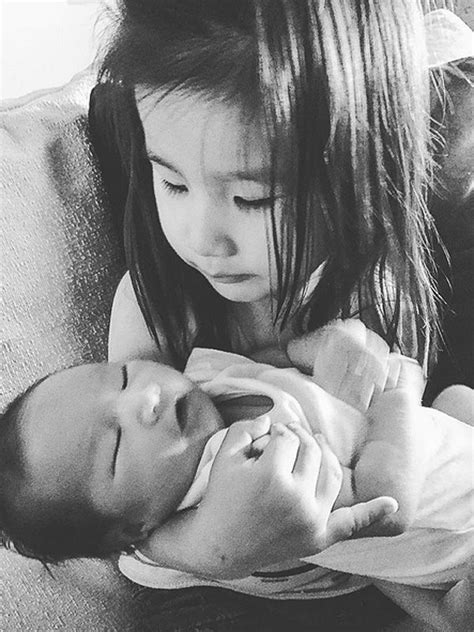 lisa ling shares sweet photo of daughters jett and ray
