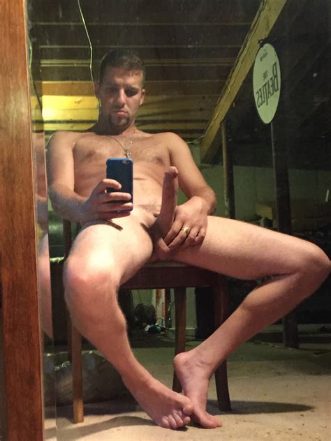 hung amateur takes mirror selfies queer fever gay porn blog