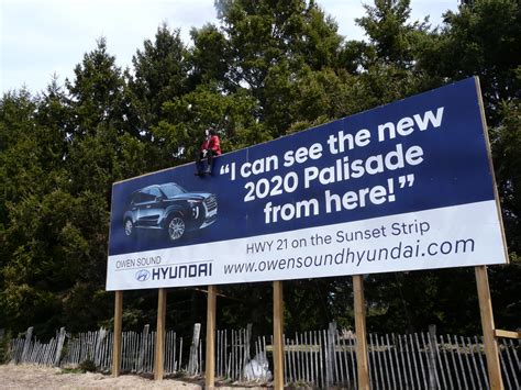 reasons billboard advertising work  car dealerships