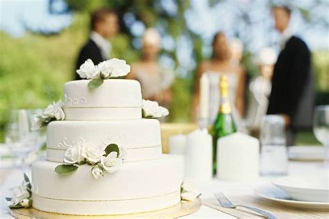 Why A Traditional Wedding Cake Always Has Three Tiers And Not Four