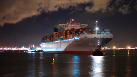 cargo surabaya merauke  kapal laut murah jasa cargo pengiriman barang