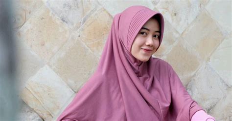 Koleksi Foto Abg Hijab Pink Cantik Cantikamagz