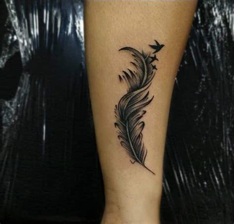 Aggregate More Than 75 Feather Thigh Tattoo Latest In Cdgdbentre