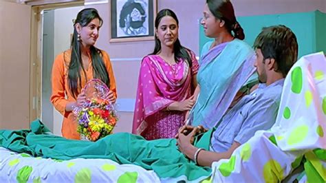 Ramya Meet With Sudeep Mother And Sister In Hospital Kannada Junction