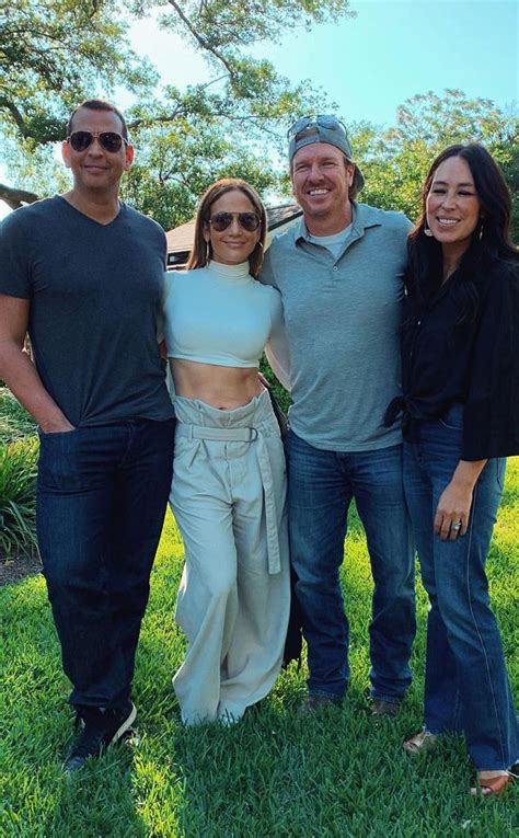 Inside Jennifer Lopez S New Friendship With Chip And Joanna Gaines E
