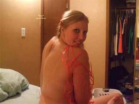 nude wife unwrap me december 2010 voyeur web