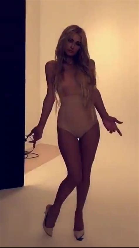 Paris Hilton Topless 56 Photos  And Videos
