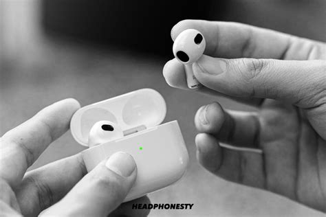 airpods flashing green   means    fix  fast headphonesty