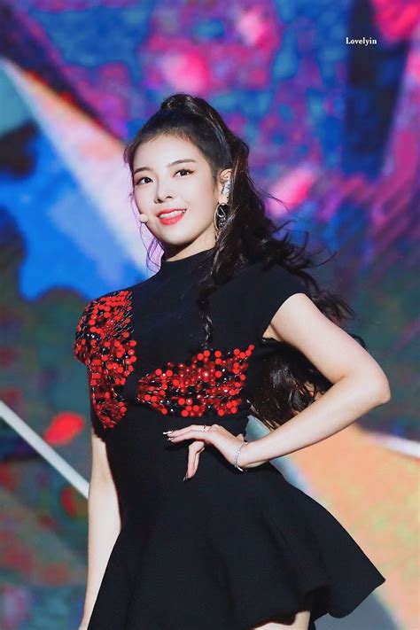 10 times itzy s lia was a stunner in the prettiest