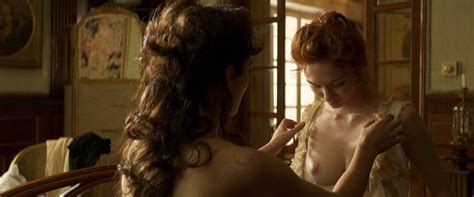 eleanor tomlinson and keira knightley lesbian sex in colette scandal planet