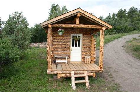 log cabin style mobile homes  rounded walls  wheels