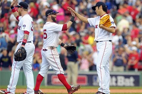 red sox hang   sweep battle   soxes