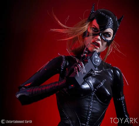 Neca Batman Returns Catwoman 1 4 Scale Figure Toyark