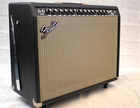 fender twin reverb  pro tube series    guitar combo