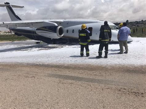 small private plane crash lands at mogadishu airport