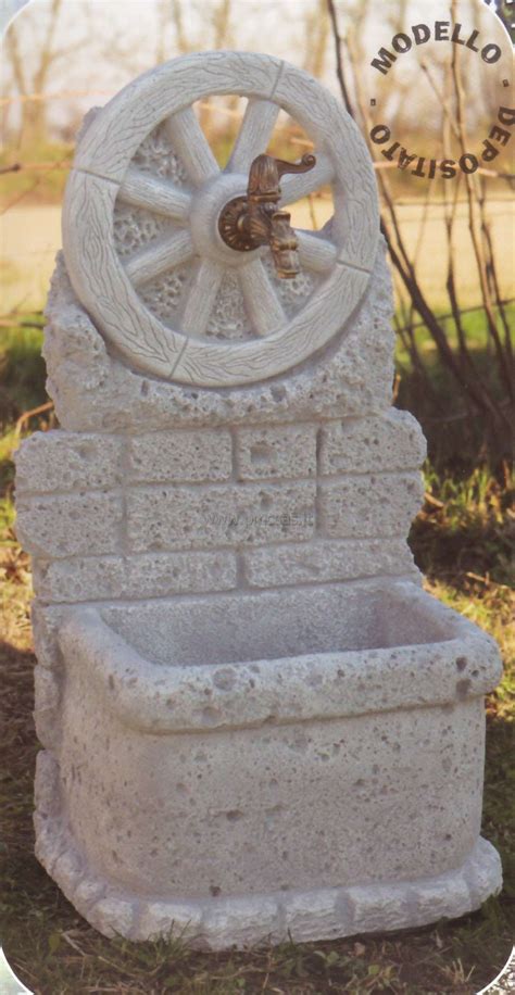 Visualizza i manufatti in cemento di rossetti prefabbricati. fontane a muro - pmc prefabbricati e arredo giardino