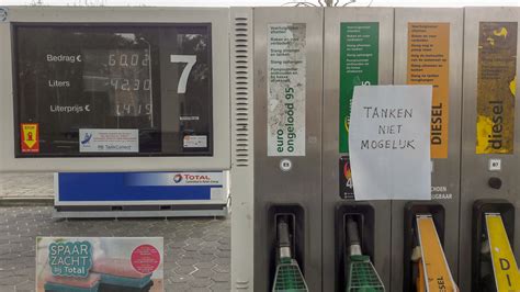 benzinestations total  arnhem en groesbeek moeten nee verkopen foto gelderlandernl