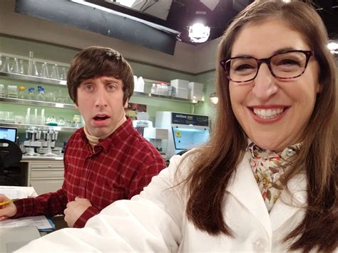 mayim bialik on twitter so many scenes w simonhelberg in tonight s ep he and amy team up on a