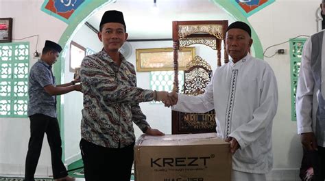 pemkab bangka serahkan bantuan wirreles ke masjid nurul