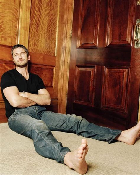Gerard Butler ~ Ahhh The Toes D Male Actor Celeb