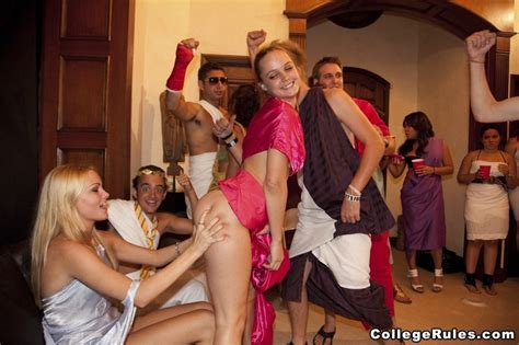 college babes get naked at a wild toga party in the dorm room pichunter