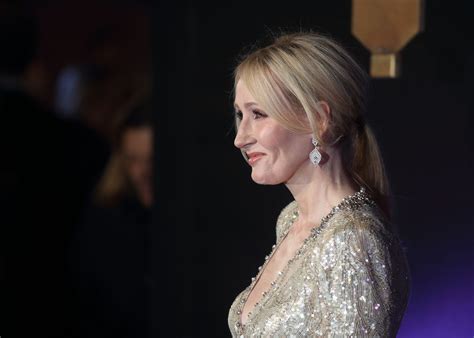 J K Rowling Responds To Hateful Tweets Fashion Magazine