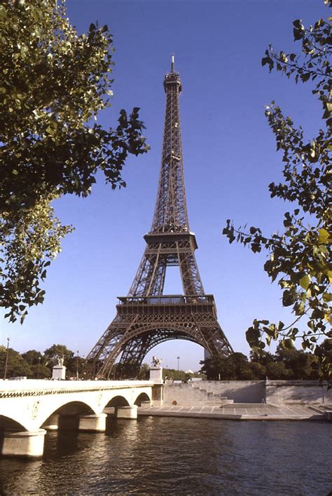 eiffel tower  paris  stock photo public domain pictures