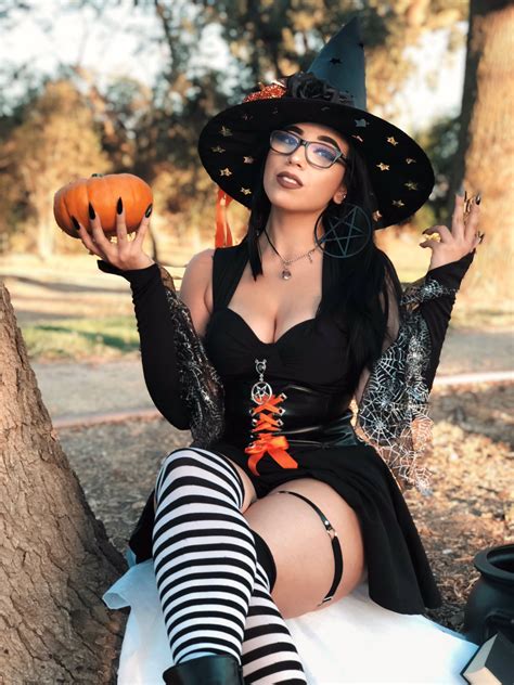 So Ready For Halloween Witch Cosplay By Bumble Bee