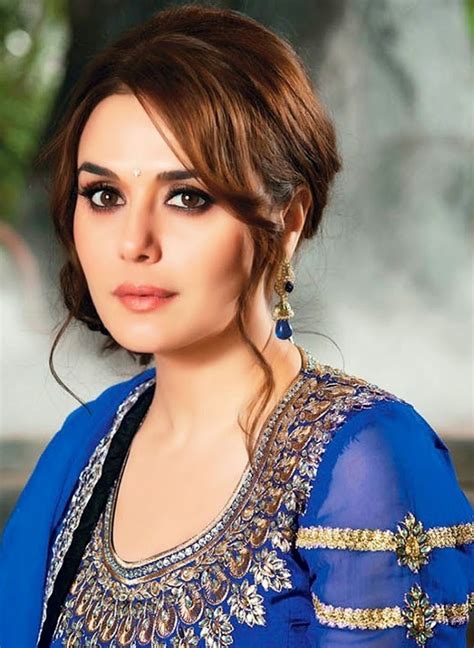 Latest Photo Preity Zinta Image Wallpaper Beautiful