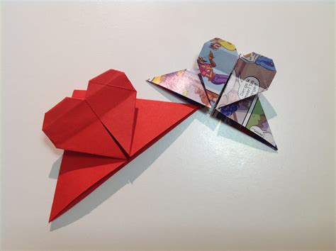 fun origami hart boekenlegger vouwen van een vierkant papier