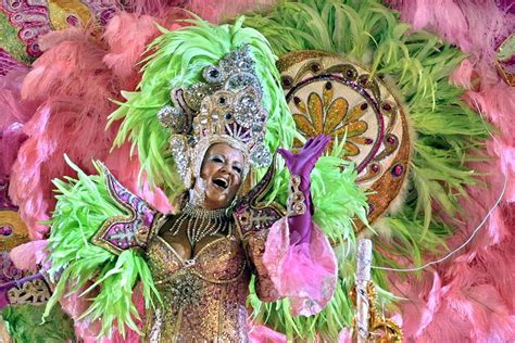 A Rio De Janeiro Le Carnaval Bat Son Plein Rts Ch Monde