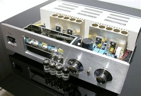 Yaqin Vk 2100 Tube And Solid State Hybrid Integrated