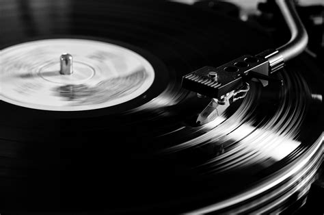 repassez aux vinyles pour le teaser de la serie vinyl