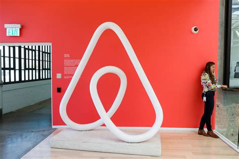 airbnb stock airbnb stock priced       biggest ipos cl  stock news