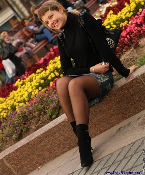street 8 php jpeg in gallery sexy candid girls sitting outdoor miniskirt pantyhose stocking
