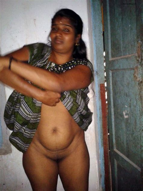 indian aunty dress removing nude pics