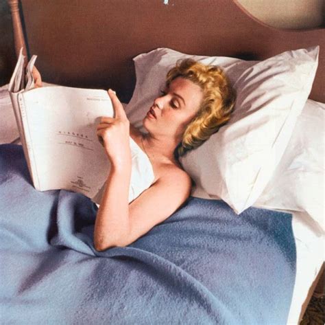 47 interesting vintage photos of marilyn monroe reading book marilyn