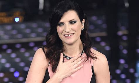 laura pausini revela los duros momentos que vivió antes de la llegada