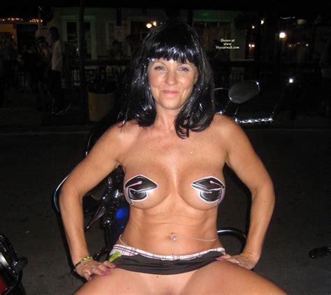 nude amateur on heels cheri at fantasy fest december 2010 voyeur web