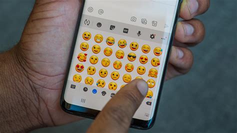 5 emoji keyboards to make texting more fun cnet