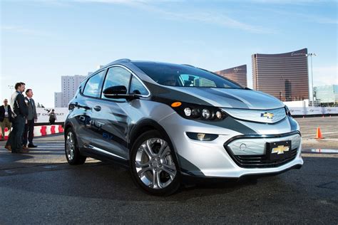 meet  chevy bolt   electric car   masses wired