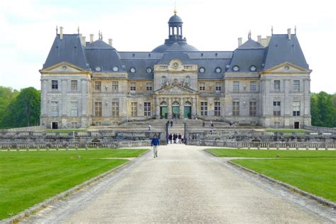 eleven reasons  visit chateau de vaux le vicomte  time  travel