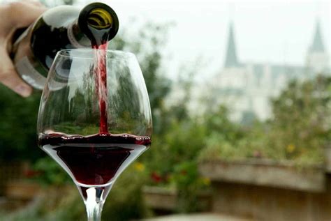 bordeaux wine guide history region  serve buying tips